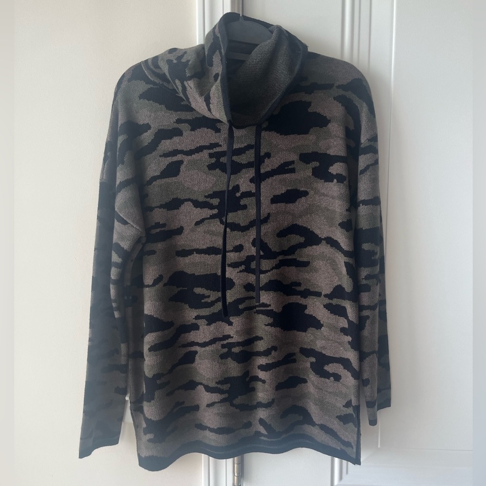 *NWT* Rachel Zoe camouflage sweater